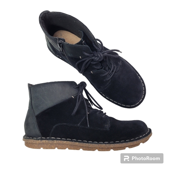 Clarks Collection | Tamitha Key Black Ankle Chukka Boots Size 7 - Picture 1 of 12